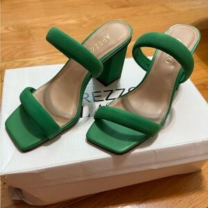 Arezzo Women’s Green Heel Sandals, Size 5